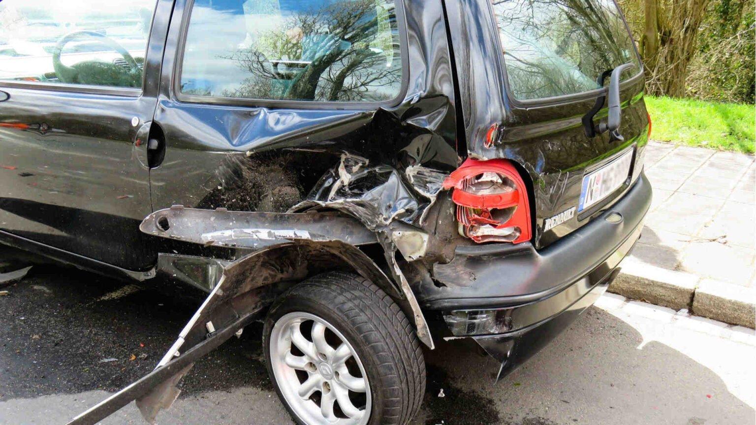 Schmerzensgeld nach Autounfall erhalten - VINQO